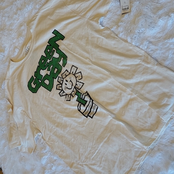 Green Day Tops - Green Day t shirt womens large/xl